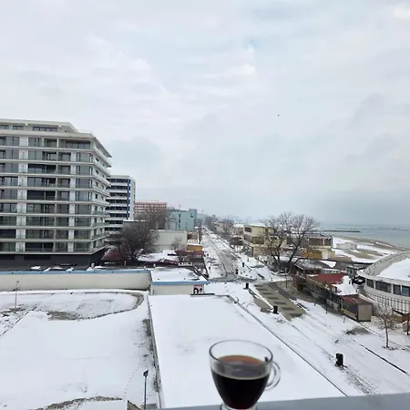 Sea View Apartment *